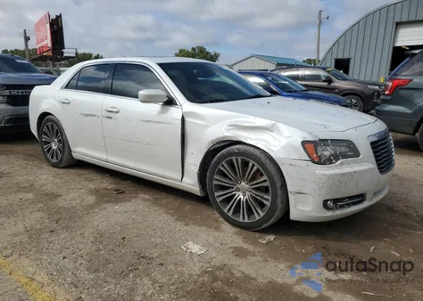 2013 Chrysler 300 S из США, поврежденный, VIN 2C3CCABG9DH745422